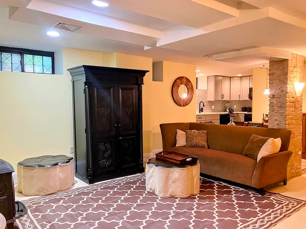 1 bed, 1.0 bath, 700 sqft, $2,300 — Photo 4