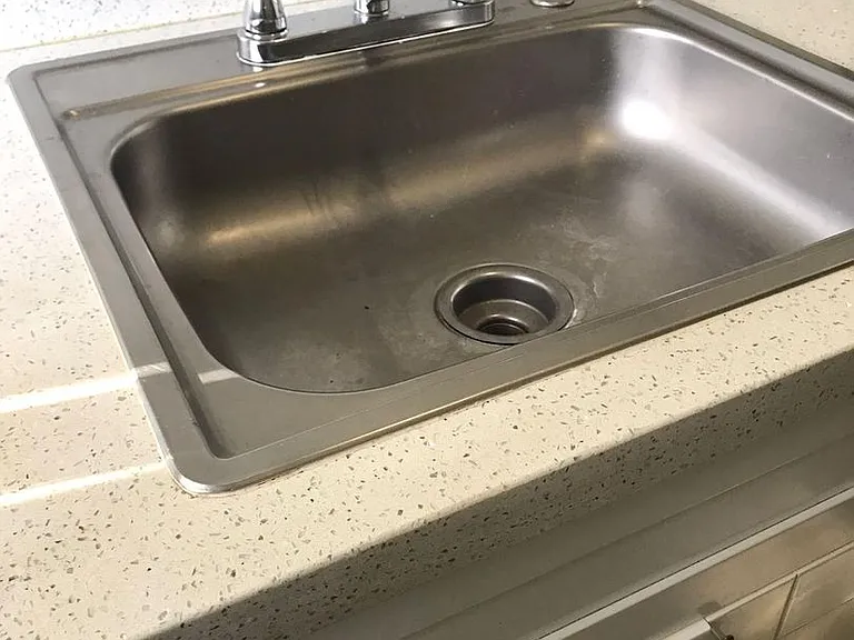 St George Apartments — Photo 12