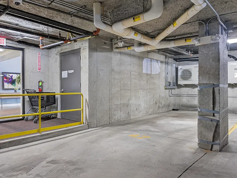 1200 Grand St #429 — Photo 20