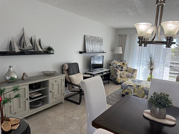 5th image of 9400 Sunrise Lakes Boulevard #307