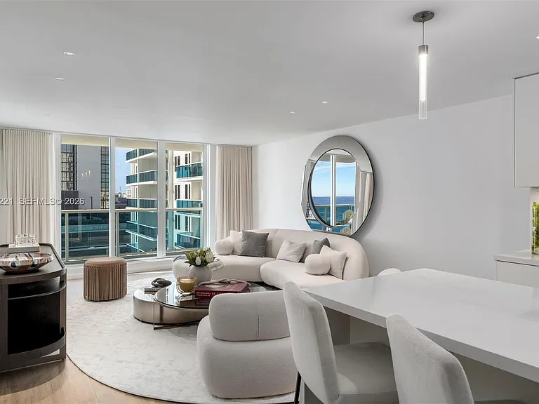 2301 Collins Ave #902 — Photo 3