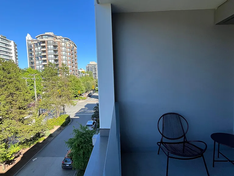215 W 1st St #411 — Photo 17
