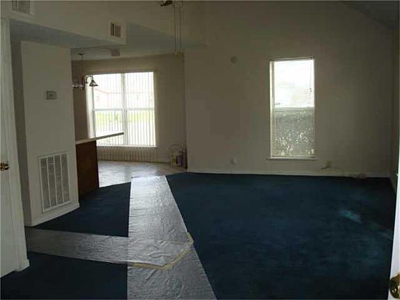 4th image of 18510 Frazier Ln
