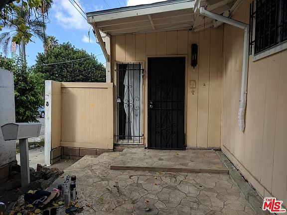 4th image of 2327 Miramar St