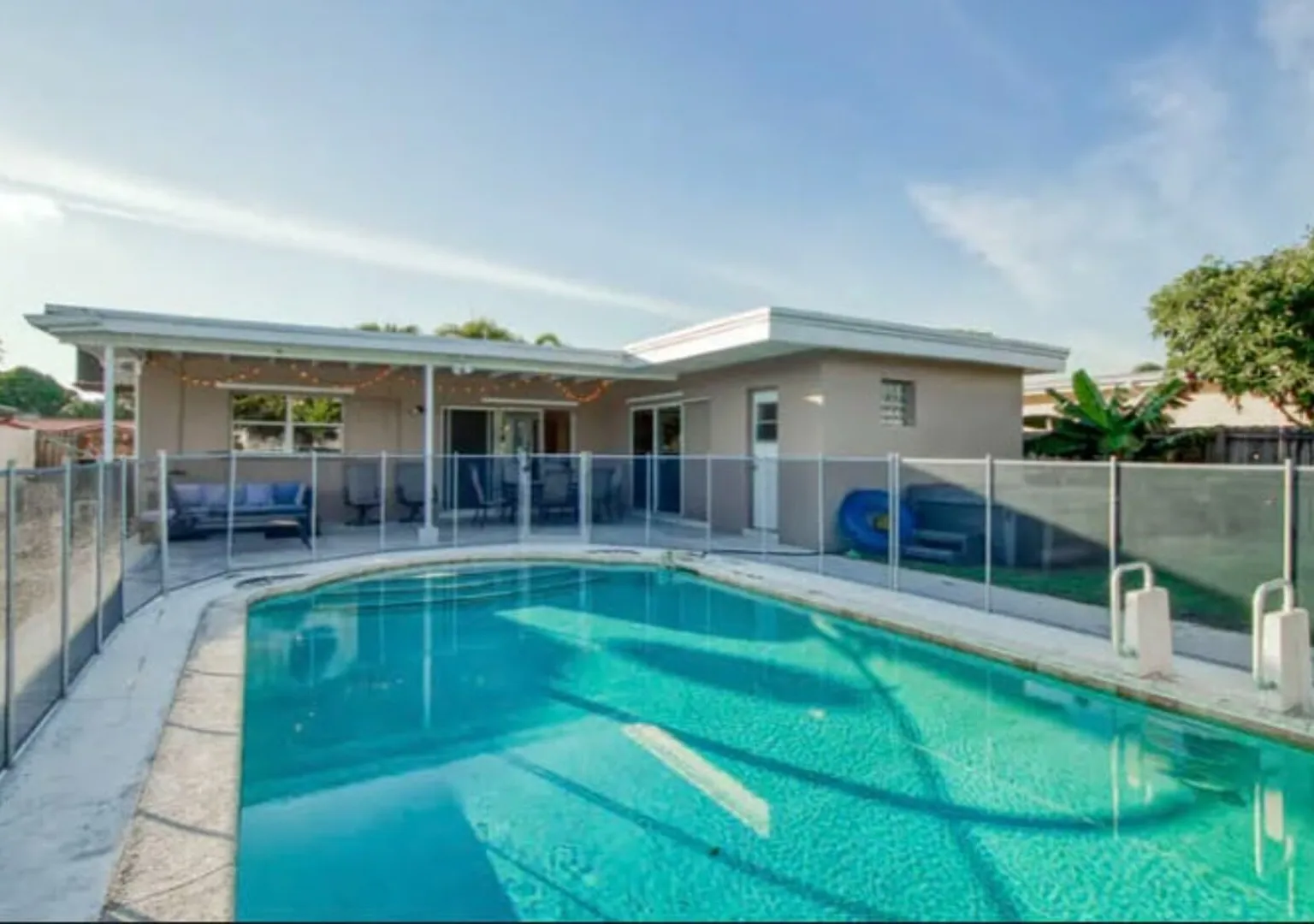 Heated Pool 3BR Family Home Near Hollywood Beach — Photo 3