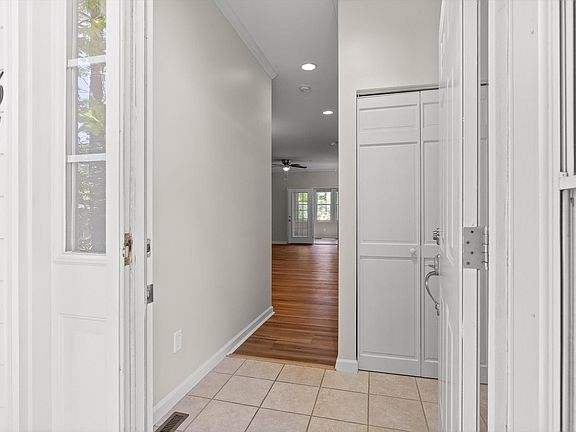 4th image of 728 Bacon Trl APT 61
