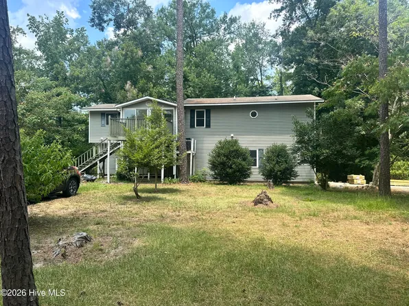 105 Whitestocking Ext, Burgaw, NC 28425