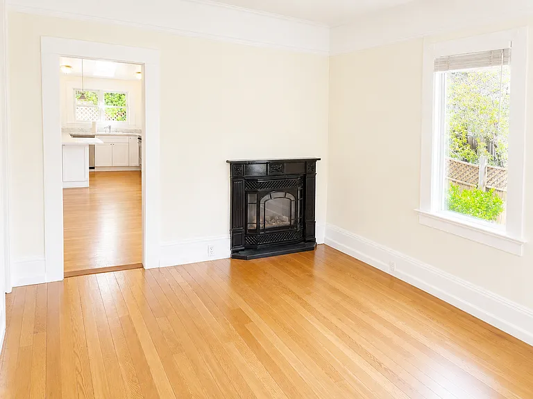 197 E Blithedale Ave — Photo 5