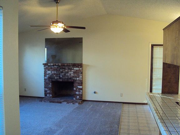 3rd image of 2312 N Gowdy St