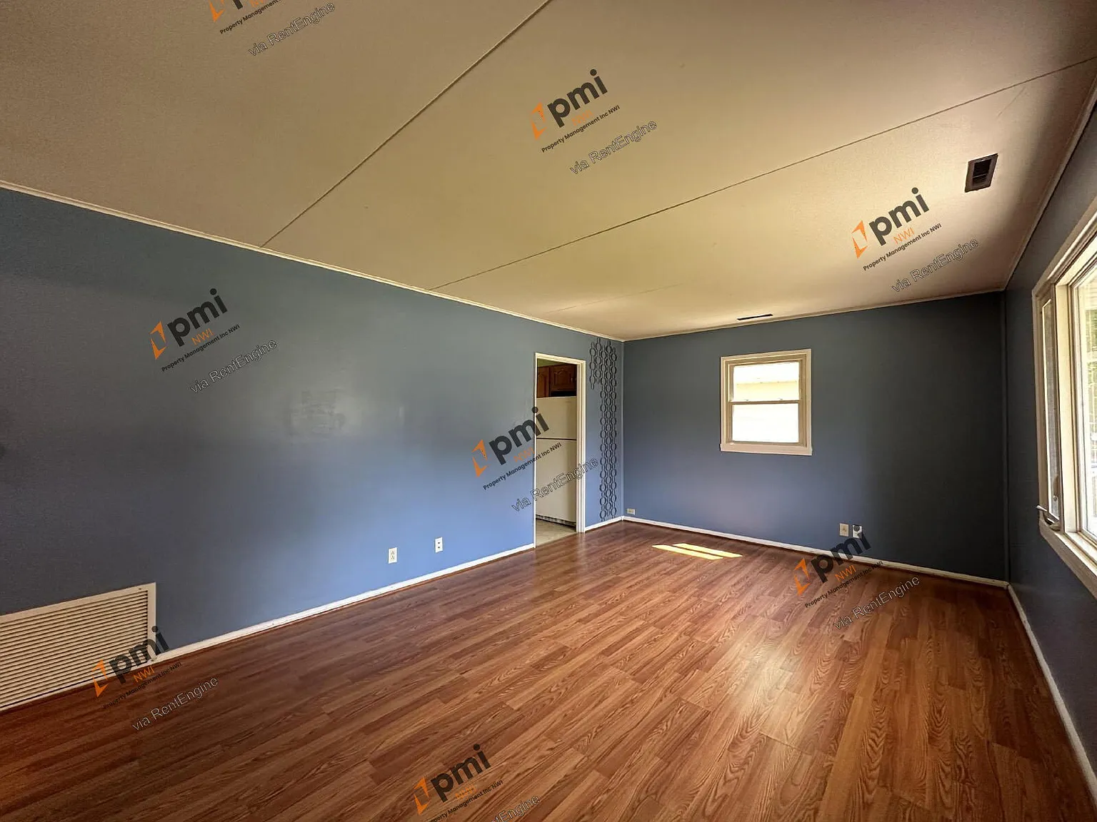3 bed, 1.0 bath, 875 sqft, $1,625 — Photo 3