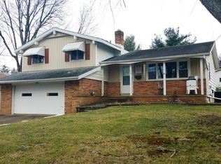 198 Pinewood Dr, Elyria, OH 44035