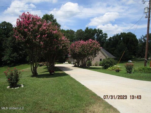 2780 N Crockett Rd, Sarah, MS 38665