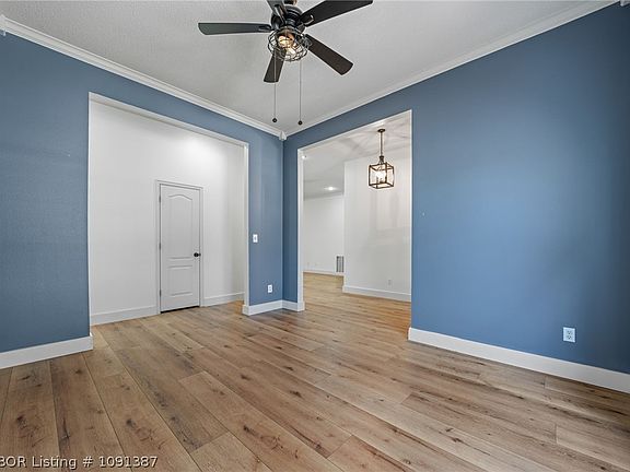 5th image of 810 Karry Ln