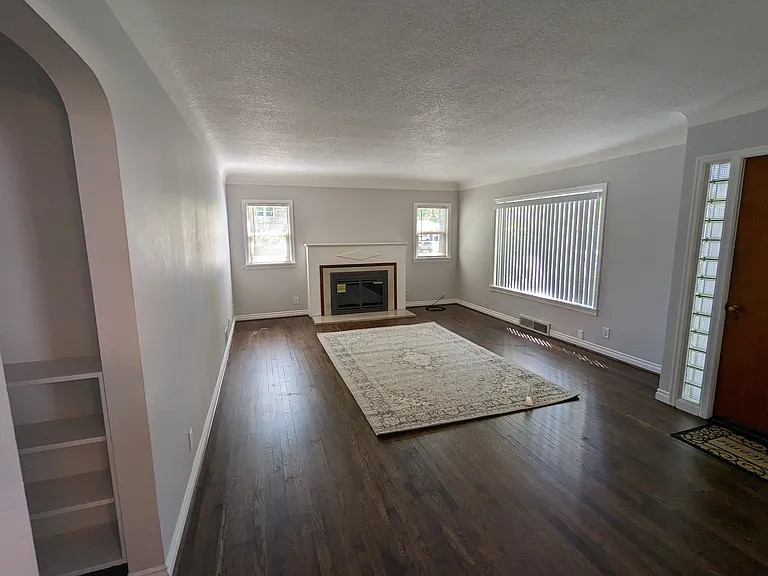 1924 Louisiana St #1 — Photo 2