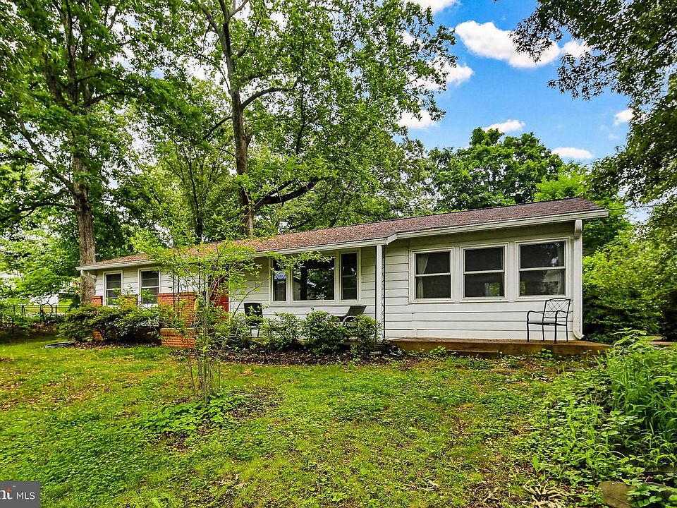 1st image of 919 Blue Ridge Dr