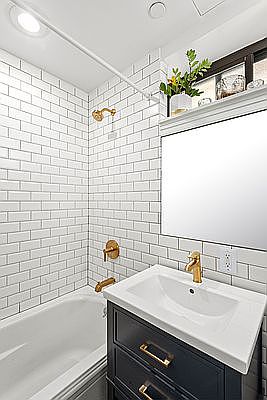 5th image of 157 W 111th St APT 3E