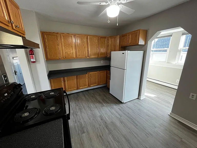 817 N Main St #B — Photo 12