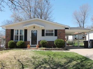 1413 Ramona Ln, Saint Charles, MO