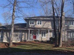 11733 Forest Dr, Pinckney, MI