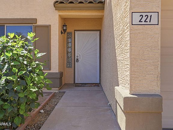 5th image of 221 E INGLEWOOD Street