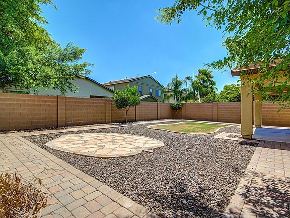 3rd image of 4243 E Linda Ln