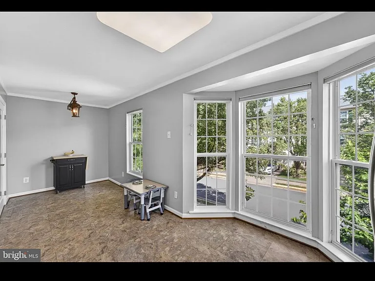 9320 Garst Dr — Photo 18