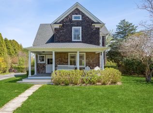 160 Elm St, Southampton, NY 11968