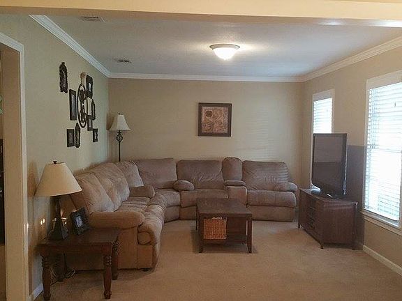 3rd image of 1701 Bowie Dr
