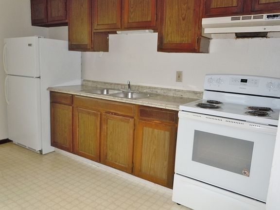 4th image of 724 Patty Dr APT C