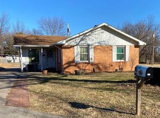 612 E Oklahoma Ave, Blackwell, OK 74631