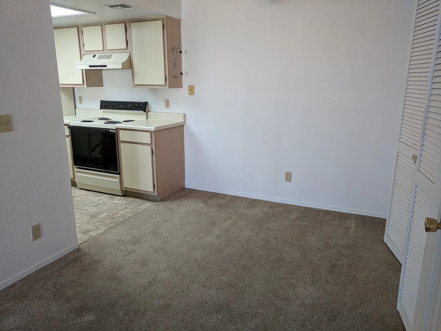 1 Bedroom Laughlin Condo in South Bay!! — Photo 4
