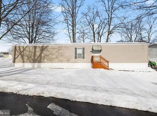 700 Salem Rd Trailer 68, Etters, PA 17319