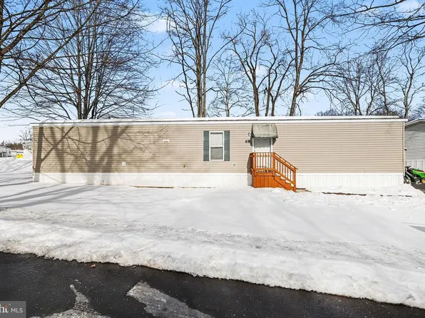 700 Salem Rd Trailer 68, Etters, PA 17319