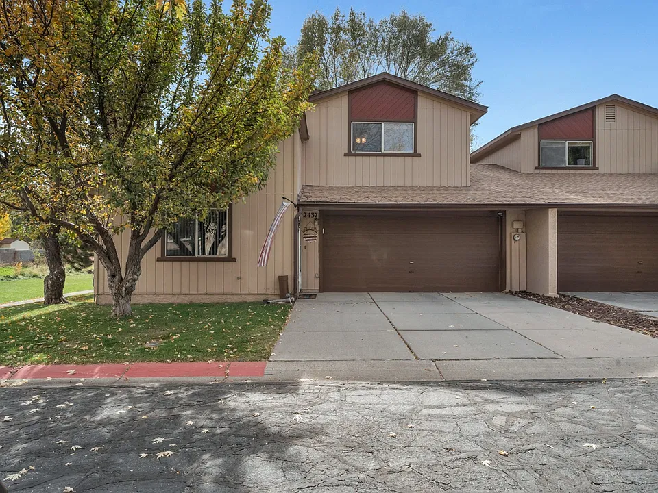 2437 E Eva Loop