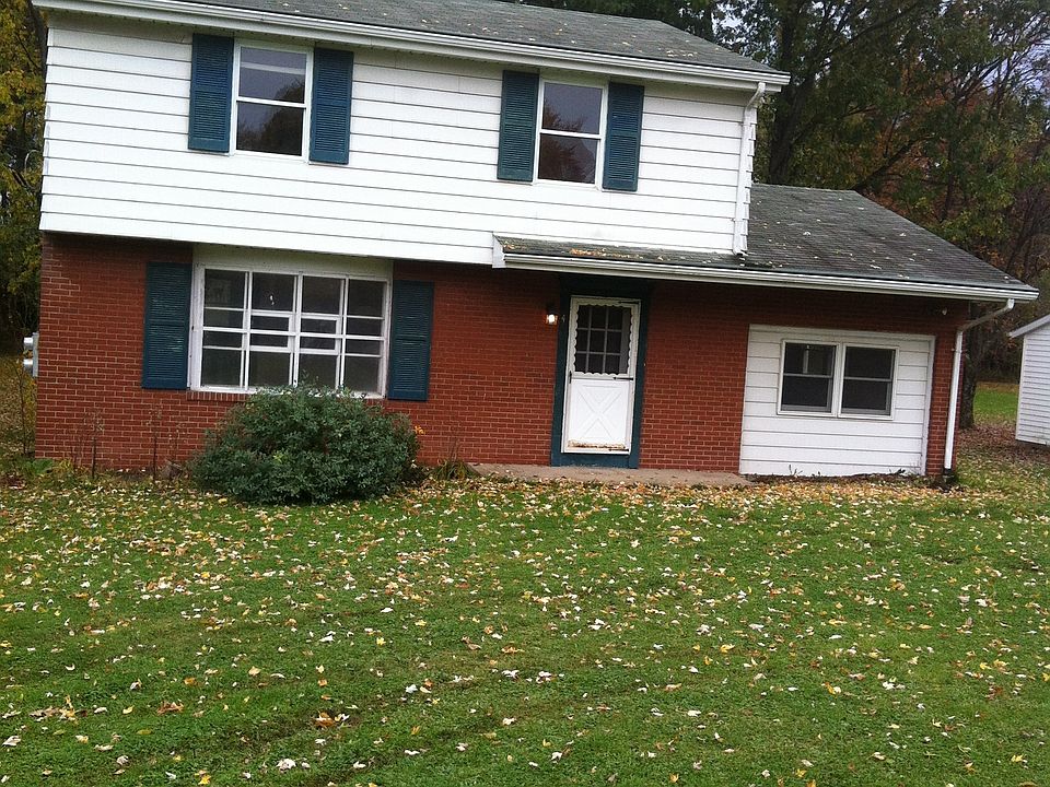 1st image of 4 David Hill Ln