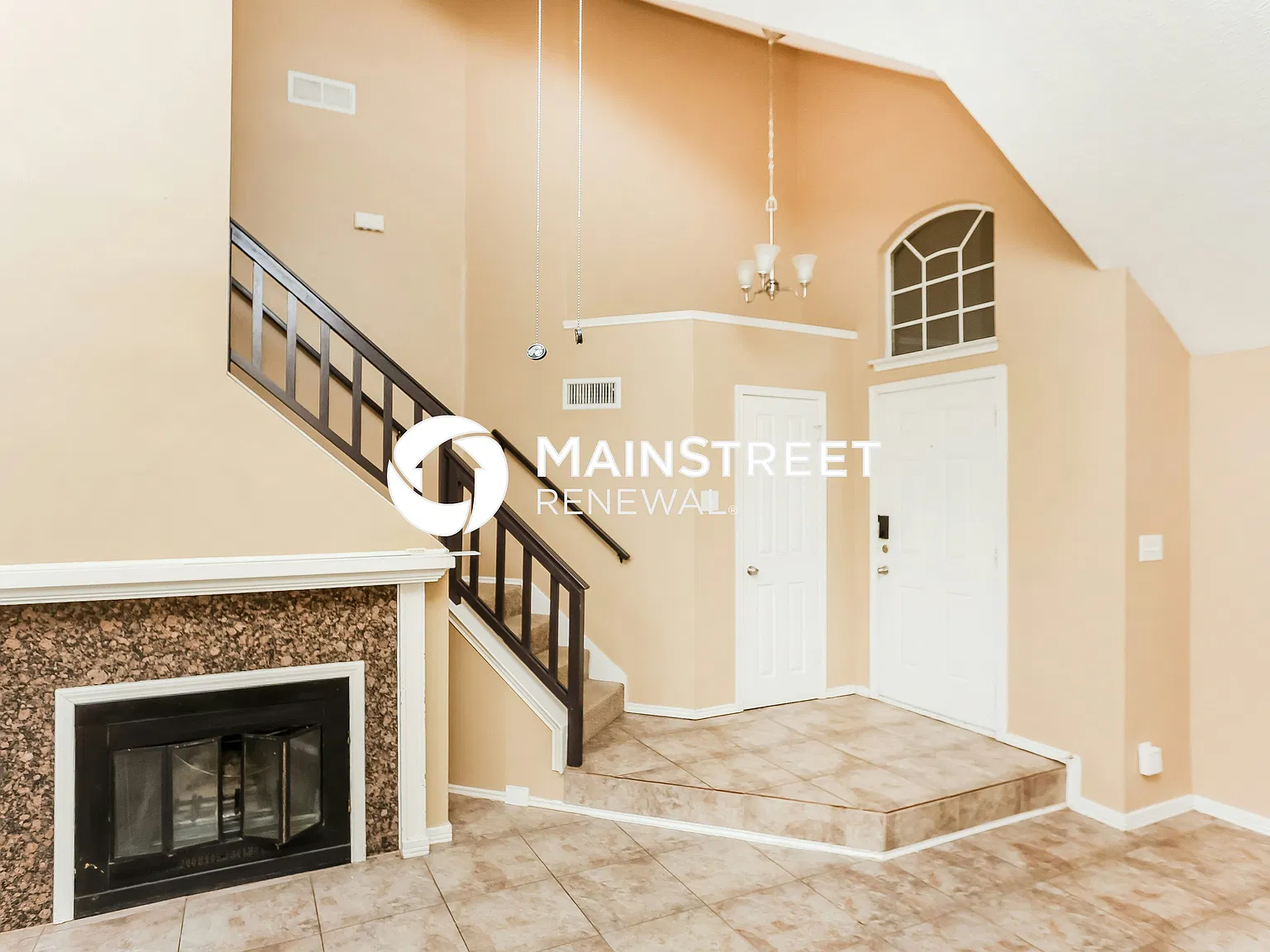 2425 Bennington Dr — Photo 4