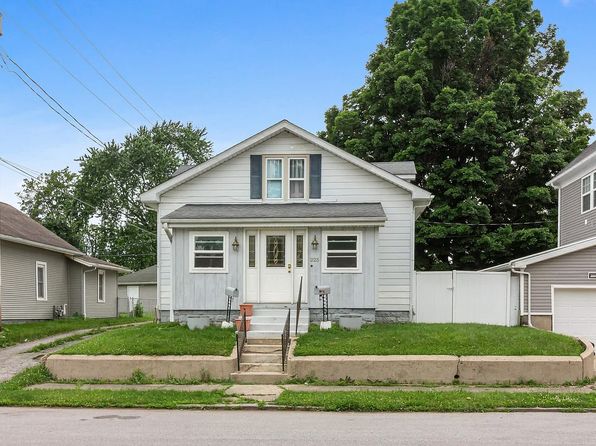 225 N E St #1
