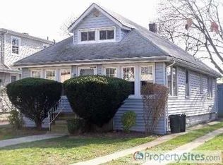 1046 Lakeside Pl, Baldwin, NY 11510
