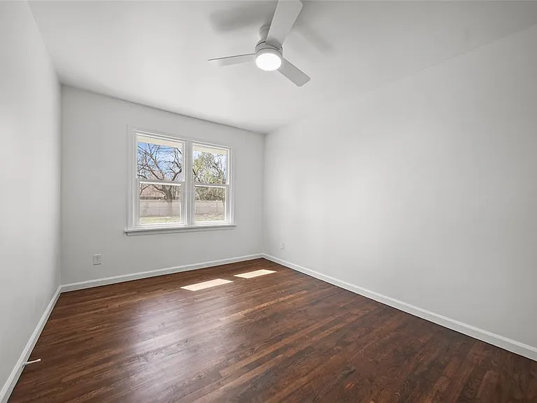 1034 W Boyd St — Photo 16