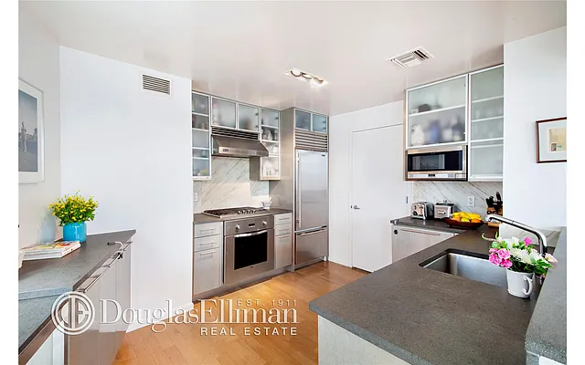 Rented by Douglas Elliman | media 17