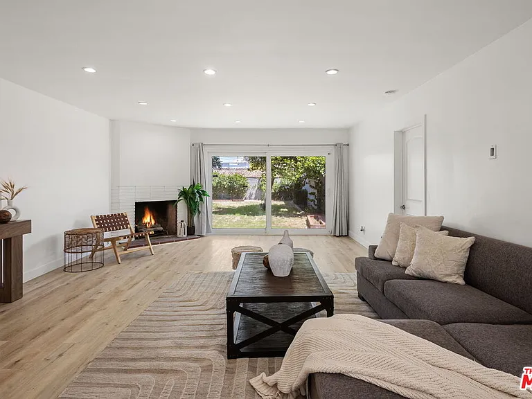 12801 Friar St — Photo 25