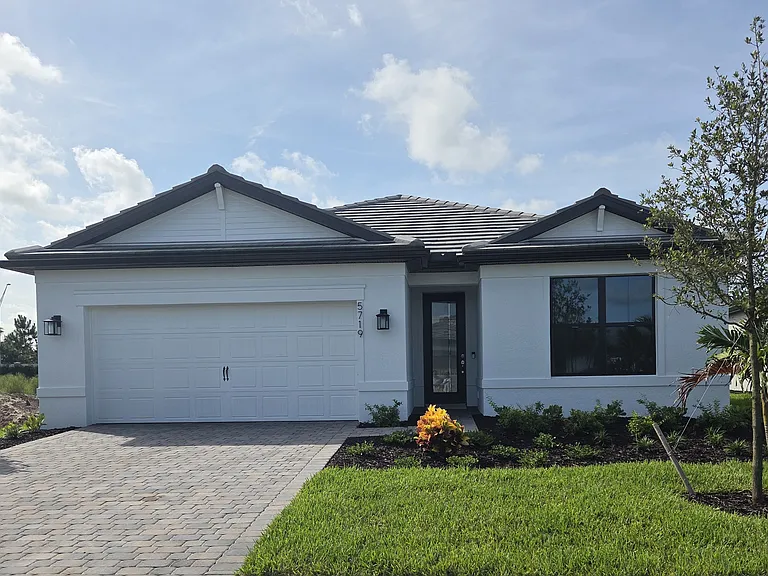 5719 Silverside Pine Ct — Photo 1