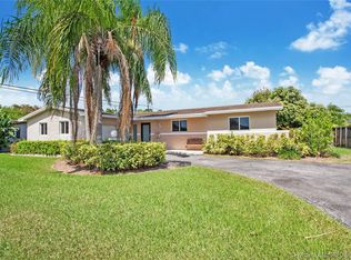 9121 SW 66th Ter, Miami, FL 33173