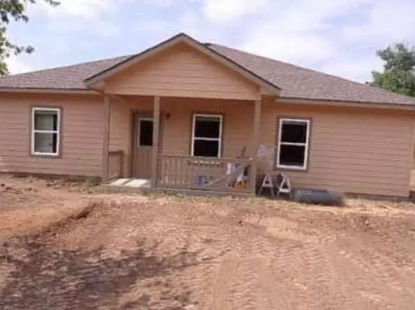 405 Avenue D, Lexington, TX 78947