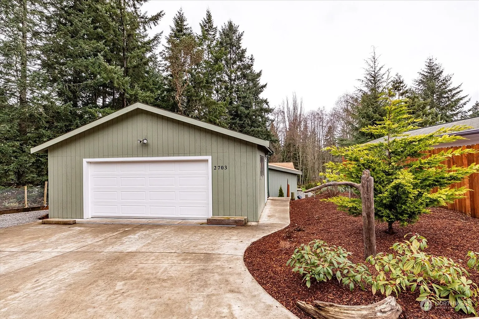 2703 Silver Crest Court photo 1