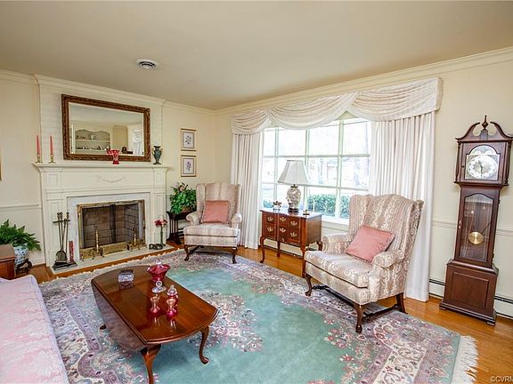 5th image of 8062 Elliott Dr