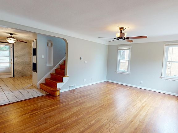 4th image of 120 Paul St