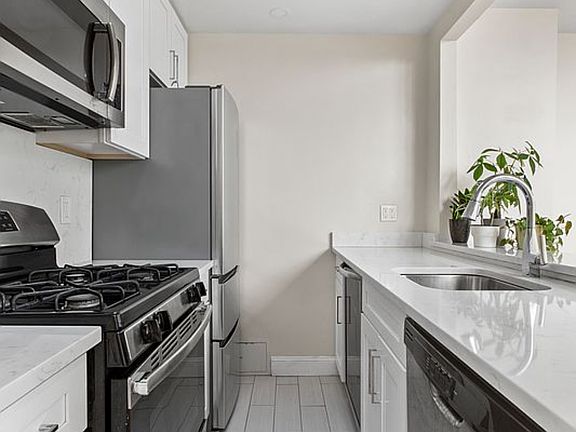 4th image of 71 W 89th St #4AB