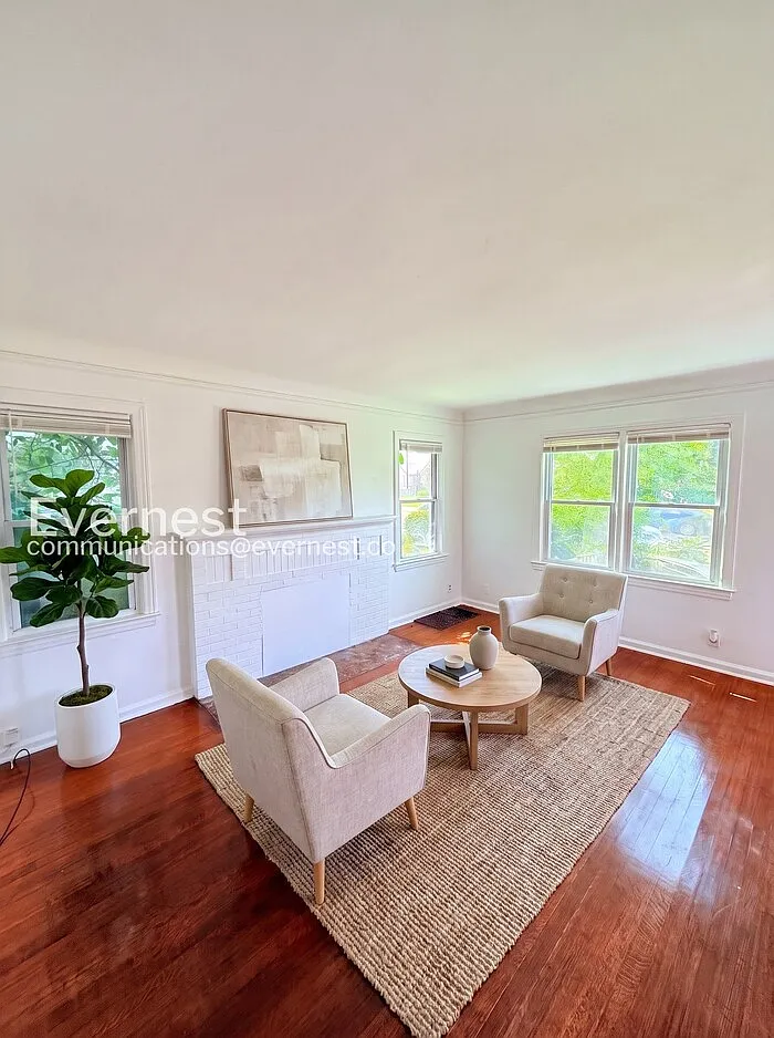 3 bed, 2.0 bath, 1008 sqft, $1,495 — Photo 2