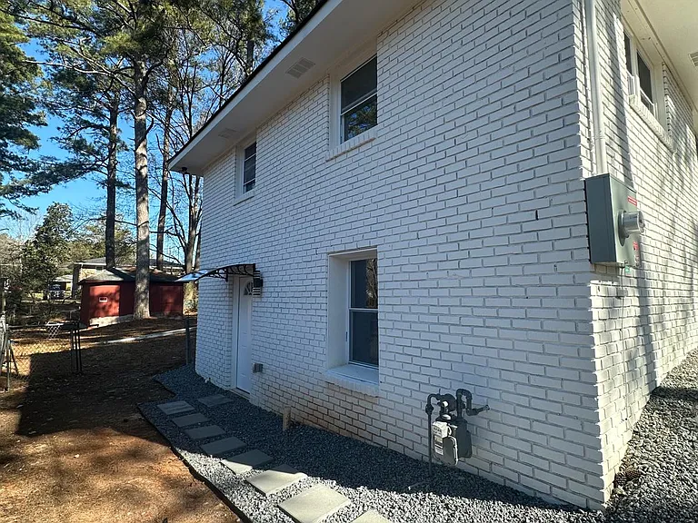 520 Jerry Ln SW #B — Photo 6
